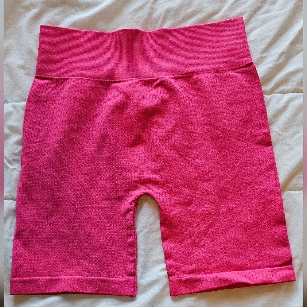 ⭐ 3 for $18 ⭐ Nikibiki Hot Pink Biker Shorts size Small
